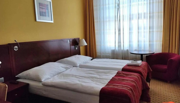Hotel Zruc Pokoje - Nám. Míru 594
