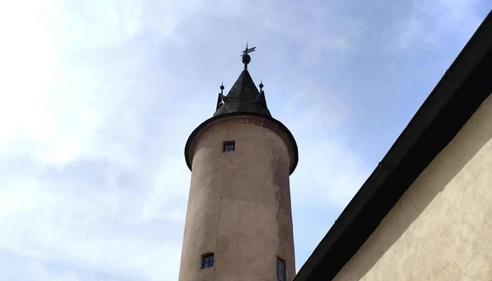Hrad Ledec Nad Sazavou Sro Instagram - Husovo Nám. 7
