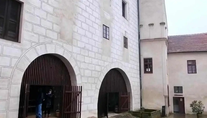 Hrad Ledec Nad Sazavou Sro Videa - Husovo Nám. 7