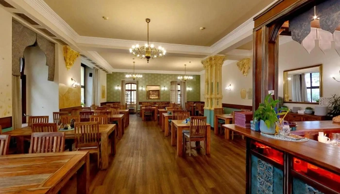 Indicka Restaurace Taj Mahal Decin Street View A 360deg - Masarykovo Nám. 60