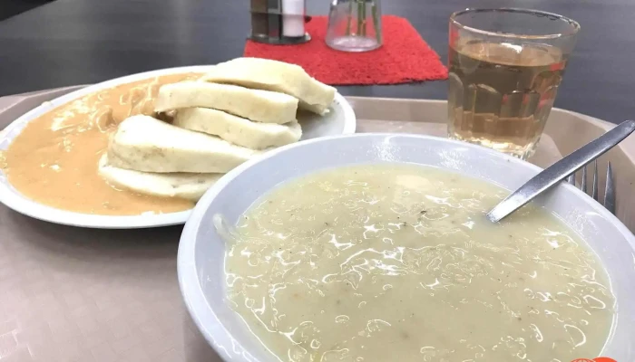 Jidelna Plhak Jidlo A Piti - Broučkova 292