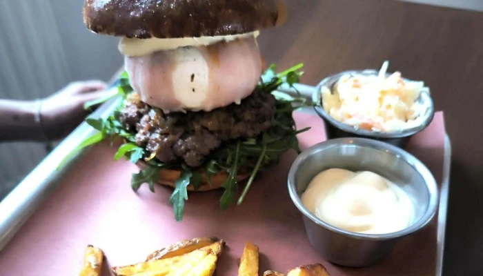 Kancl Bistro Burger Oteviraci Doba - Husovo Nám. 45