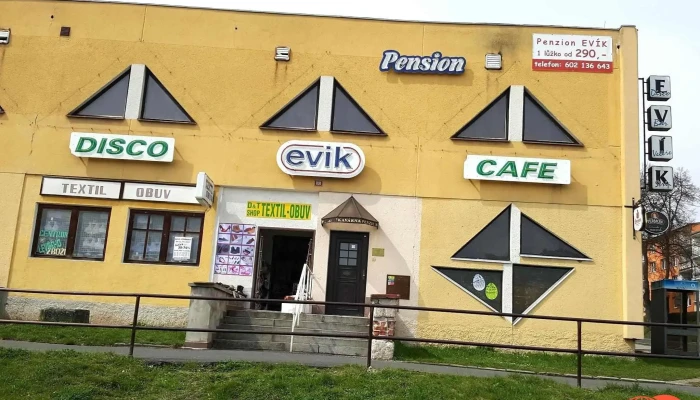 Kavárna a penzion Evík - 22 Nejdek 2