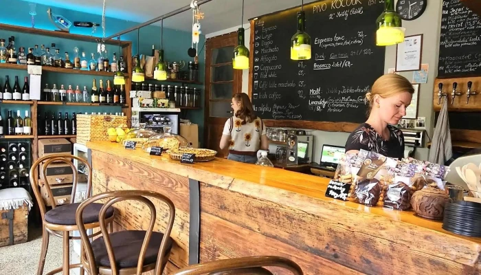 Kavárna Atelier - 2, Kyjovská 8