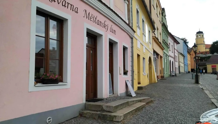 Kavarna Mestansky Dum Vse - Žižkovo Nám. 249