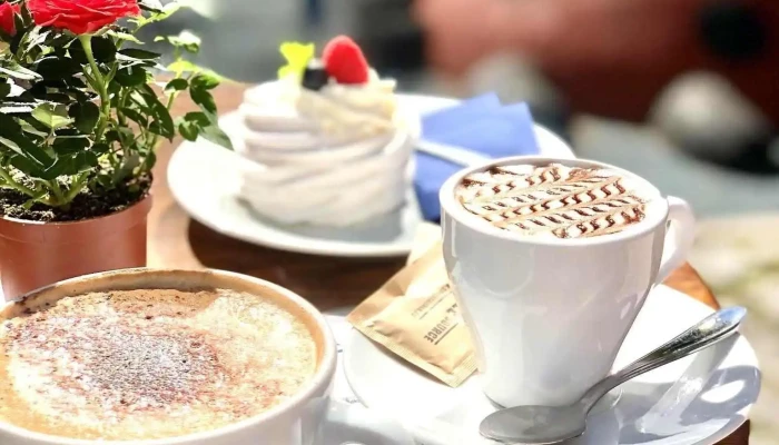 Kavarna Modry Domecek Cappuccino - Nám. Krále Jiřího Z Poděbrad 3