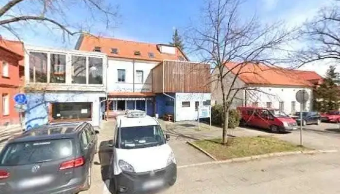 Kavarna Modry Domecek Street View A 360deg - Nám. Krále Jiřího Z Poděbrad 3