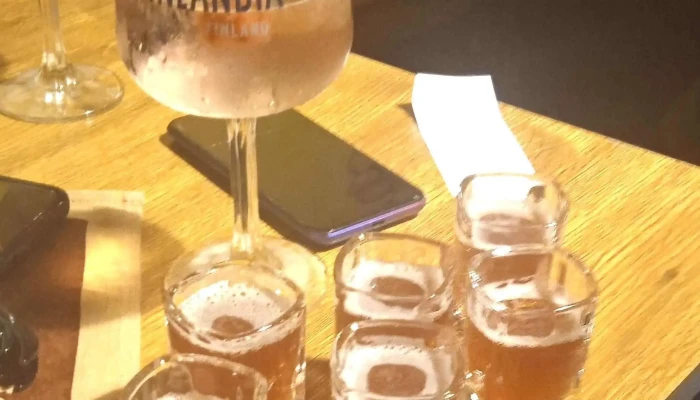 Kavarna U Zlate Slepice Jak Se Dostat - Husovo Nám. 15