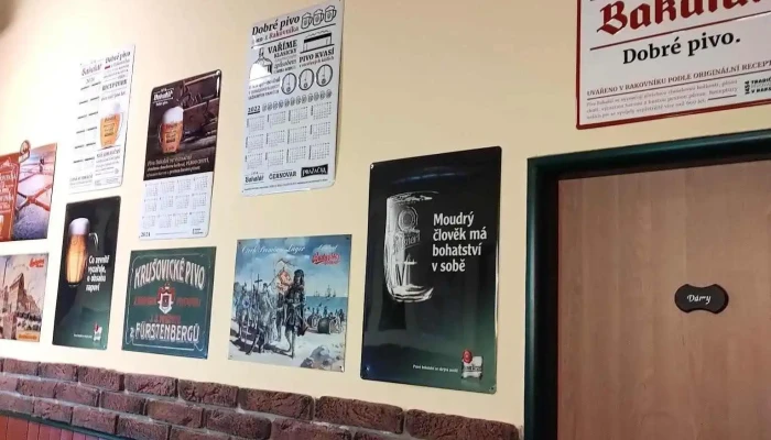 Kavarna U Zlate Slepice Menu - Husovo Nám. 15