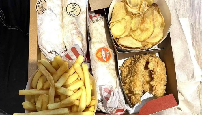 Kfc Decin Dt Nejnovejsi - Ústecká 2052/8a 2052/8a