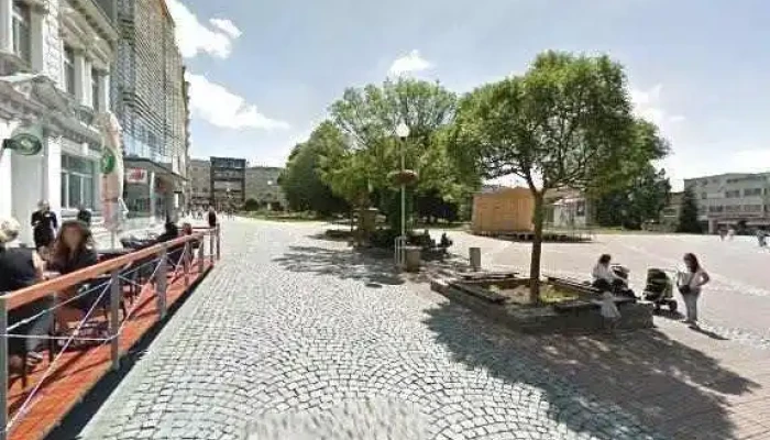 Kfc Zlin Zlate Jablko Street View A 360deg - Nám. Míru 174