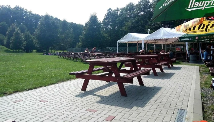 Kiosek U Rybnika Vzhled A Atmosfera - Žehrov