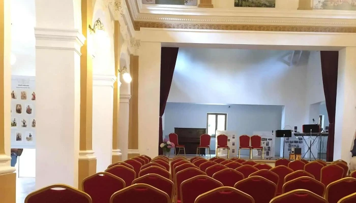Kulturni Dum Vsenory Knihovna A Literarni Kavarna Kavarna - Květoslava Mašity 294