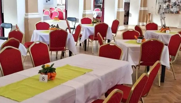 Kulturni Dum Vsenory Knihovna A Literarni Kavarna Vse - Květoslava Mašity 294