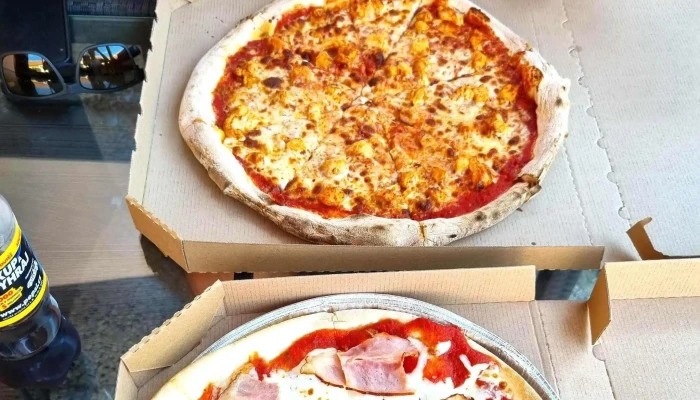 La Pisa Pizzerie -    Sadska Fotky - Palackého Nám. 258