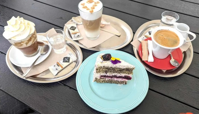 Lazenska Kavarna Cappuccino - 10, U Plovárny 1259