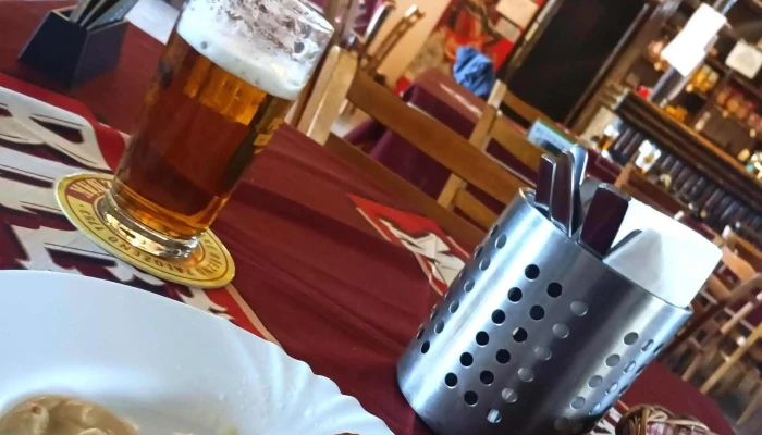Lokobar Nadrazni Restaurace Blizko Mě - Czech Republic