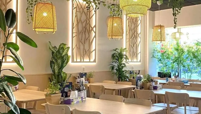 Long Restaurant -  Vzhled A Atmosfera - Černokostelecká 2555/22a