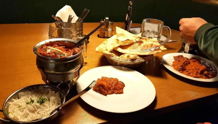Makalu Nepalska A Indicka Restaurace Kari - Nám. Práce 1099/1