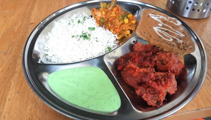 Makalu Nepalska A Indicka Restaurace Thali - Nám. Práce 1099/1