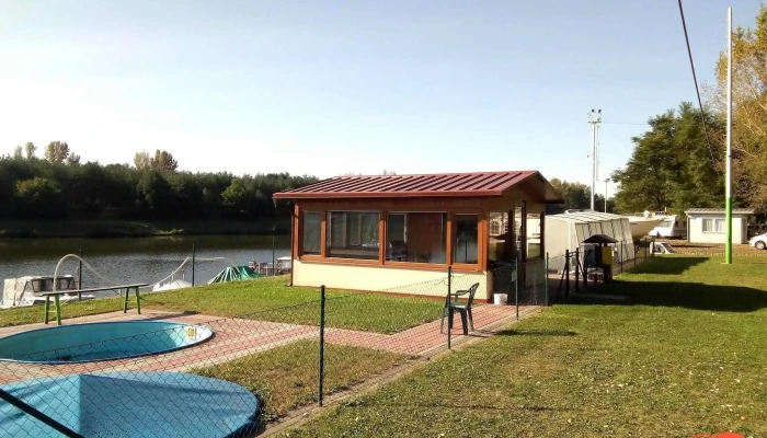 Marina -    Lode A Karavany Sro Tynec Nad Labem Vybaveni - Bělohorská 645