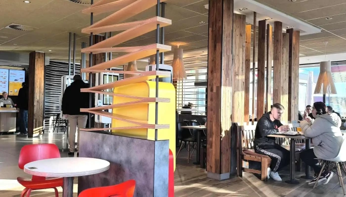 Mcdonalds Restaurace - D 11