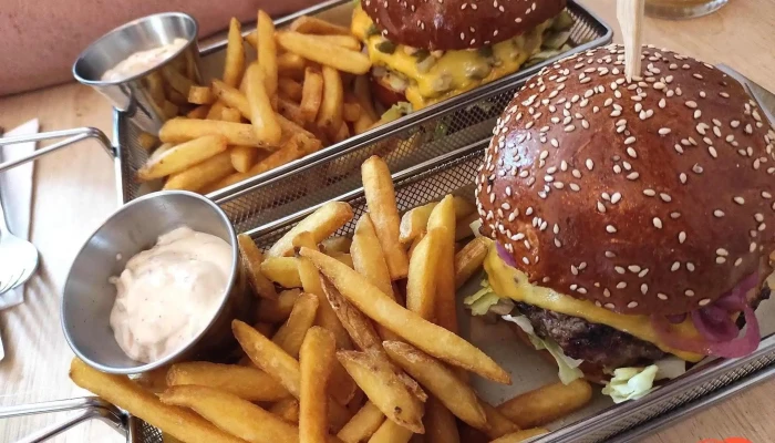 Mos Bistro Hamburger - Masarykova 1379