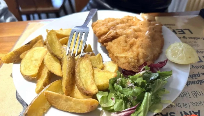 Motorest A Restaurace Usak Prunerov Hranolky - Kadaň