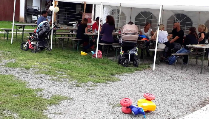 Obcerstveni U Sranek Restaurace - Plavidlo 86