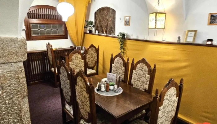 Om -    Indicka A Nepalska Restaurace Vzhled A Atmosfera - Žďár Nad Sázavou 5