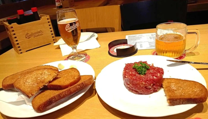 Original Budvarka -    Restaurace A Pivnice Tatarsky Biftek - Lidická 58/13