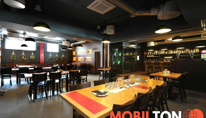 Original Restaurace Ingot Vzhled A Atmosfera - Nádražní 1142/46
