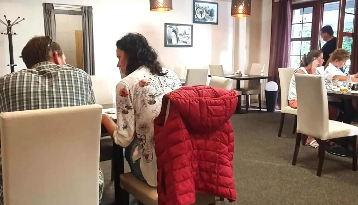 Passage Restaurant -  Blizko Mě - Náměstí 12