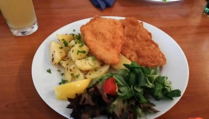 Penzion A Restaurace Lanete Spol S Ro Jidlo A Piti - Nám. T. G. Masaryka 114