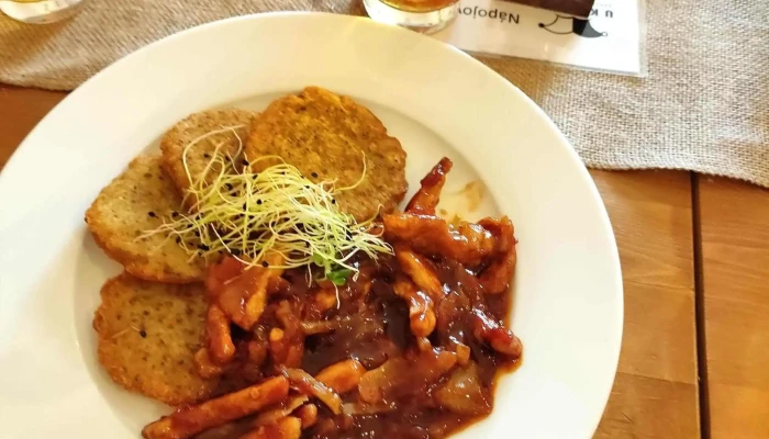 Penzion A Restaurace U Kasparku Jidlo A Piti - Žďár