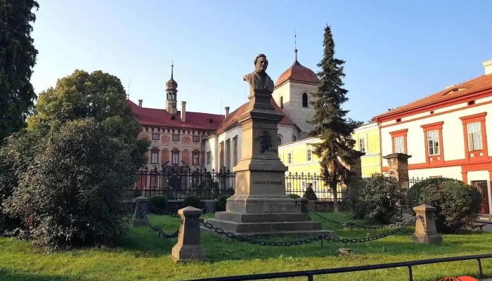 Penzion Pamplona - Revoluční 828