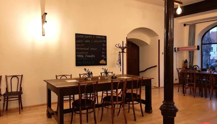 Pivni Restaurace Vzhled A Atmosfera - Mírové Nám. 185