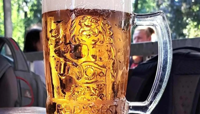 Pivnice Kobyla -    Tankovy Radegast Pivo - 1, Československé Armády 353