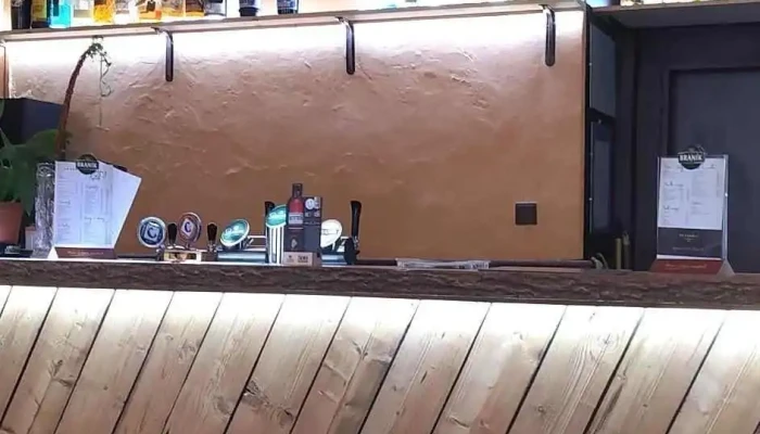 Pivnice Na Kanale Vzhled A Atmosfera - Bezručova 233/20