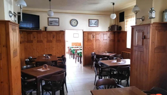 Pivnice U Hnata Vzhled A Atmosfera - Reynkova 2149
