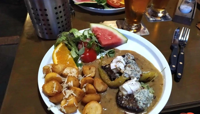 Pizza -    Steak Sv Tom Jidlo A Piti - 3, Jiráskova 413