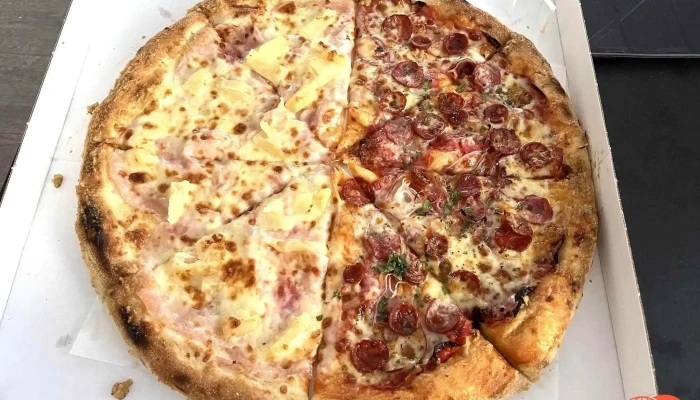Pizza Kastanek Bystrice Nad Pernstejnem Jidlo A Piti - Pod Kaštany 227