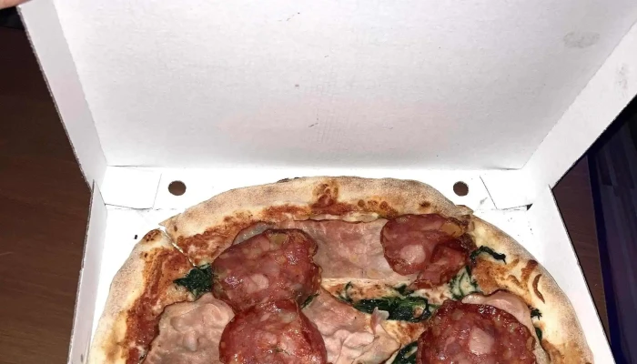 Pizza Point Uvaly Pizzerie - Nám. Arnošta Z Pardubic 3