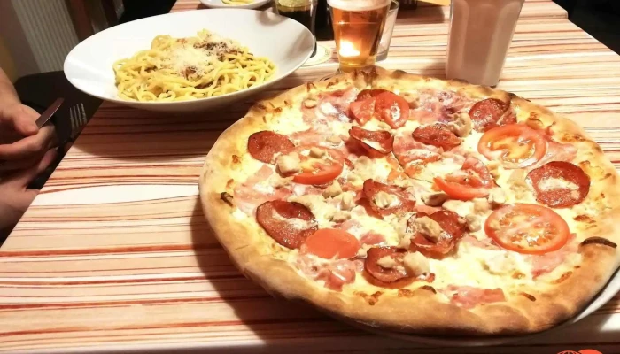Pizza Porta Via -  Pizza - Podskalí 22