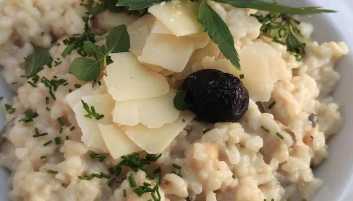 Pizzeria La Mona -  Fotky - Pláteníkova 355
