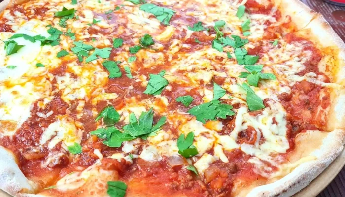 Pizzeria Restaurant Castello -  Instagram - Bezručova 158