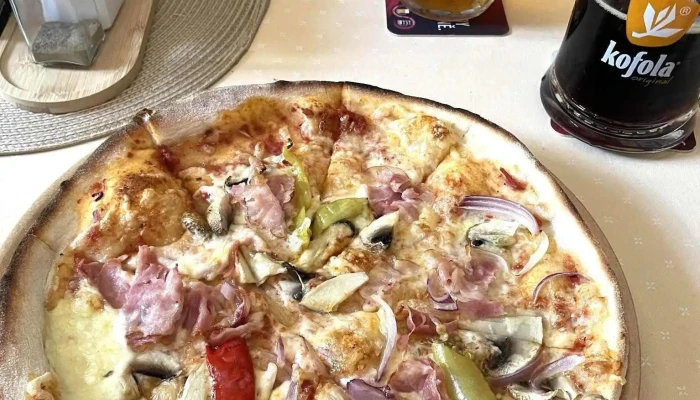 Pizzeria Restaurant Castello -  Jidlo A Piti - Bezručova 158