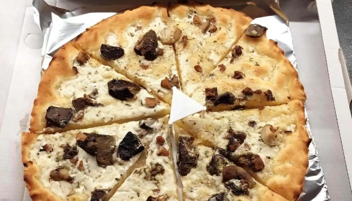Pizzeria Rosa -  Pizza - Křižíkova 17