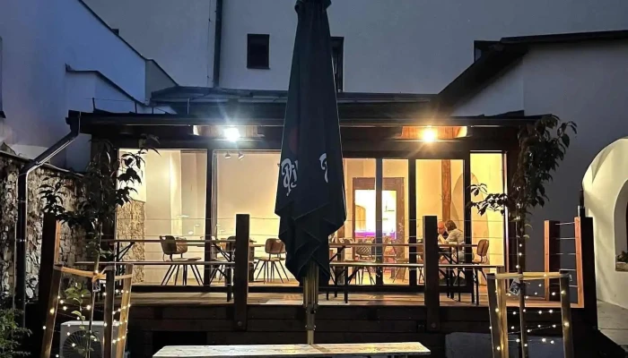 Pizzerie Julieta -  Od Vlastnika - Přízemí Bývalé Pošty, Husovo Nám. 48