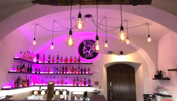 Pizzerie Julieta -  Vzhled A Atmosfera - Přízemí Bývalé Pošty, Husovo Nám. 48